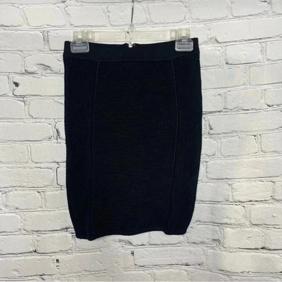 Cache Dresses & Skirts - Caché Women’s Black Ribbed Full Zipper Pencil Skirt size Small